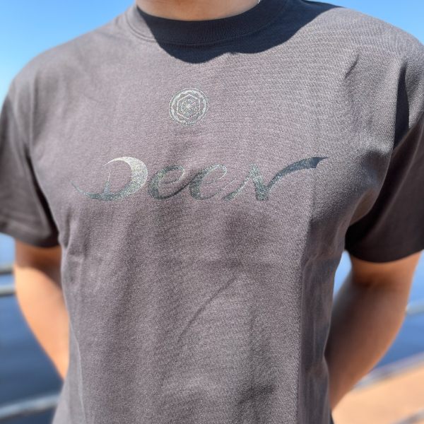 DEEN Tシャツ S/S 家紋刀鍛冶 墨 