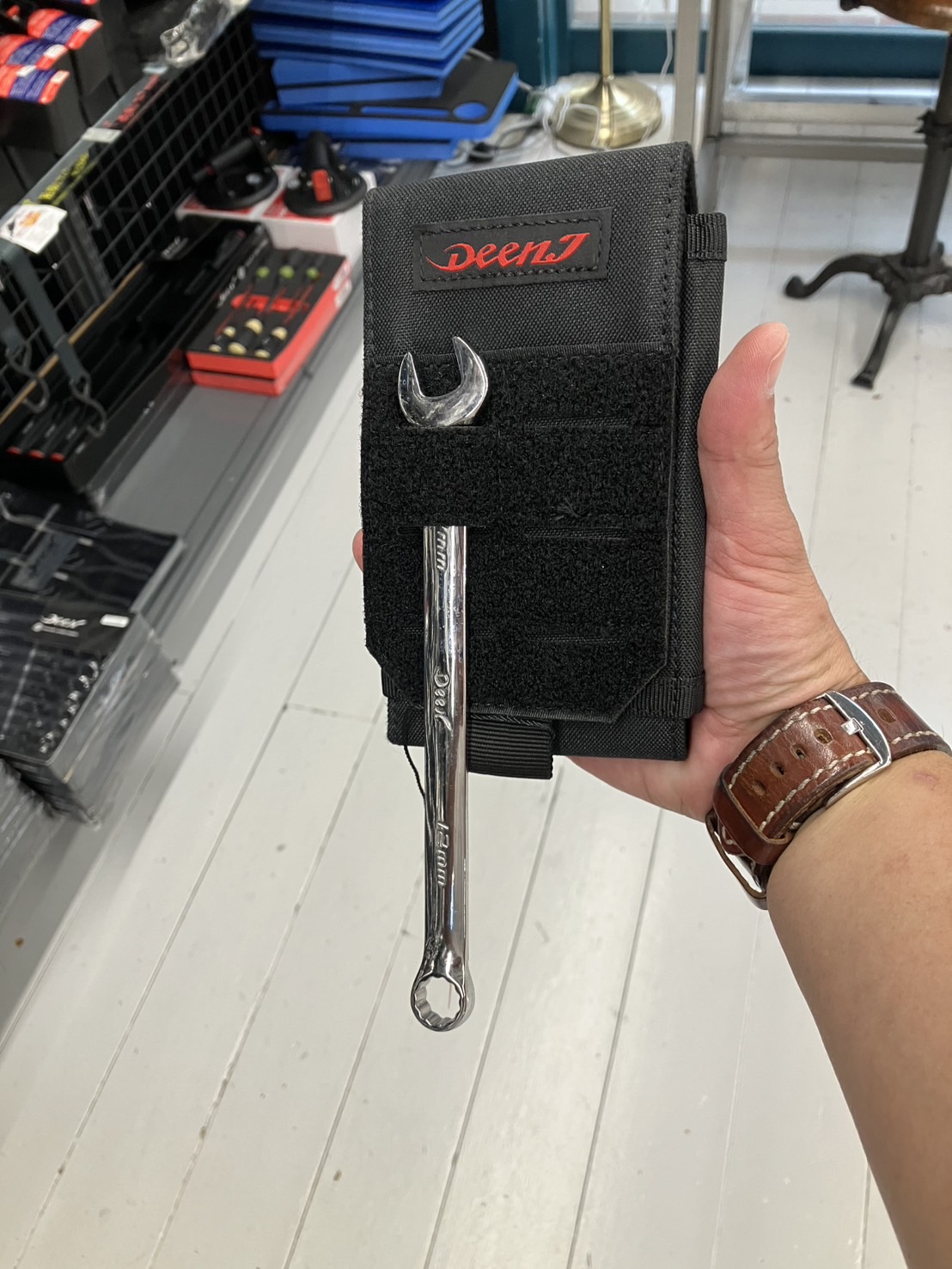 DEEN.J マルチバッテリーケース DNJMBC-86160 01 | 公式オンライン