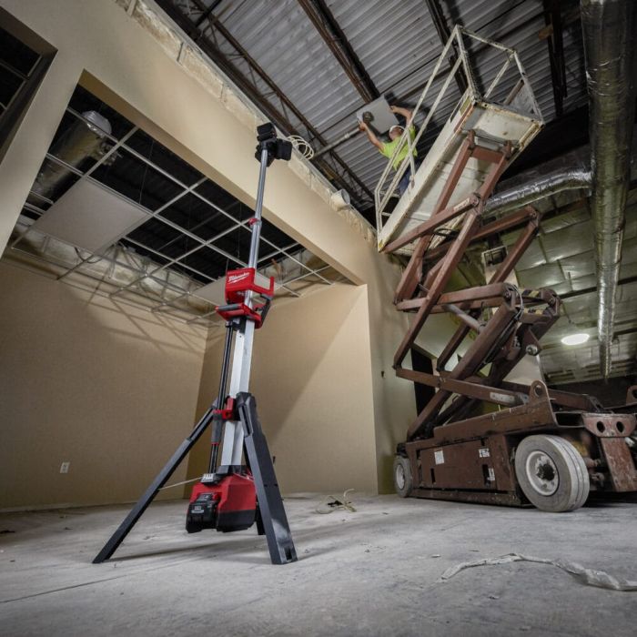 ミルウォーキー M18 充電機能付きスタンドライト M18 HOSALC-0 JP