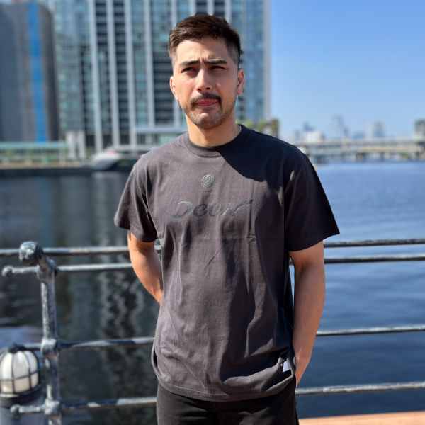DEEN Tシャツ S/S 家紋刀鍛冶 墨 DNTS17_SM_