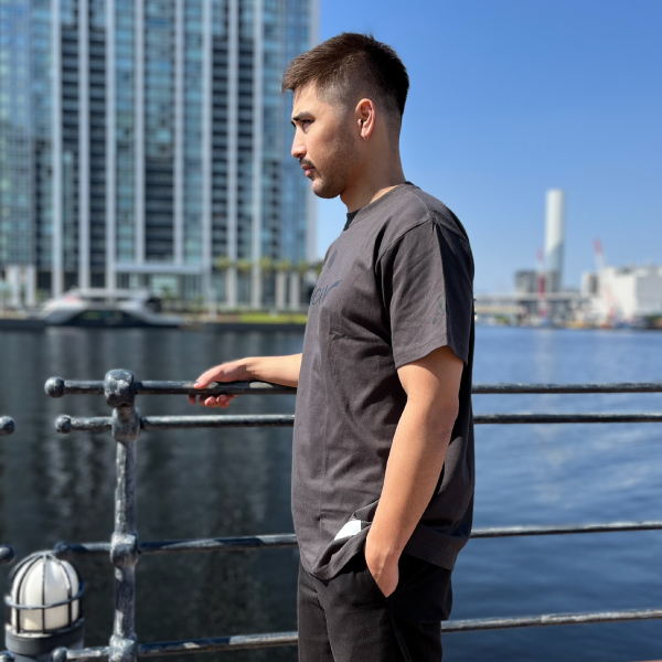 DEEN Tシャツ S/S 家紋刀鍛冶 墨 DNTS17_SM_
