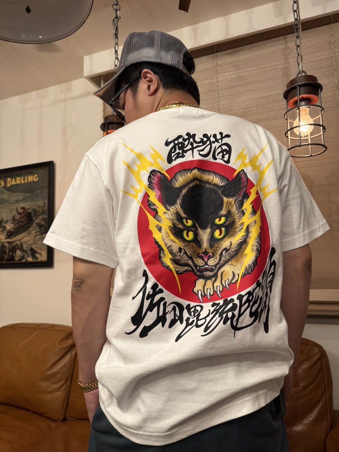 サタビルダーズ　酔猫Tシャツ(白）　SATA_T_001W