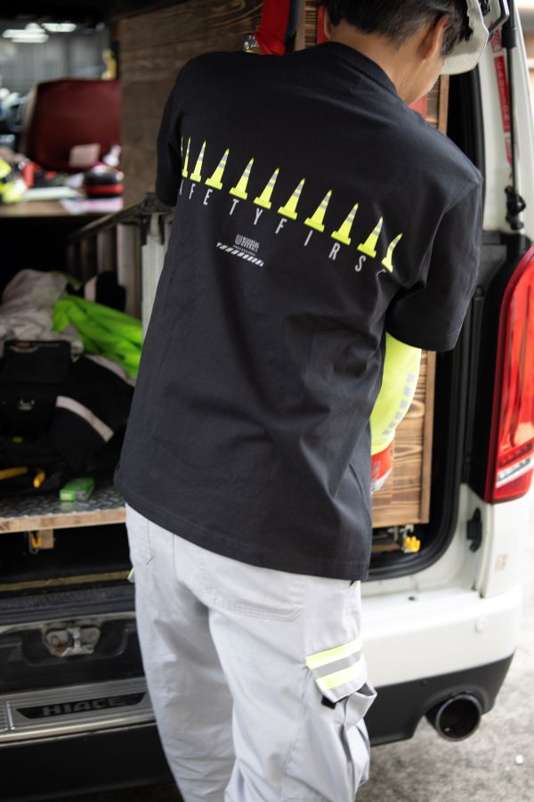 ユニバーサルオーバーオール　Traffic Cone Tee　UN26112400P_